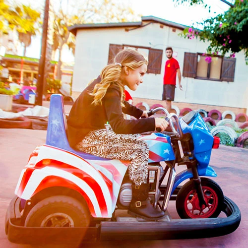 Voitures et Motos à Batterie